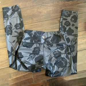 Lululemon Wunder Under Crop II Floral Black/Gray